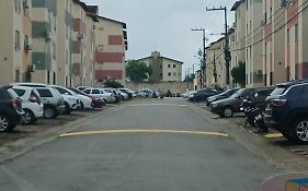 Lindo apto! Localizado a apenas 7 min de carro da praia